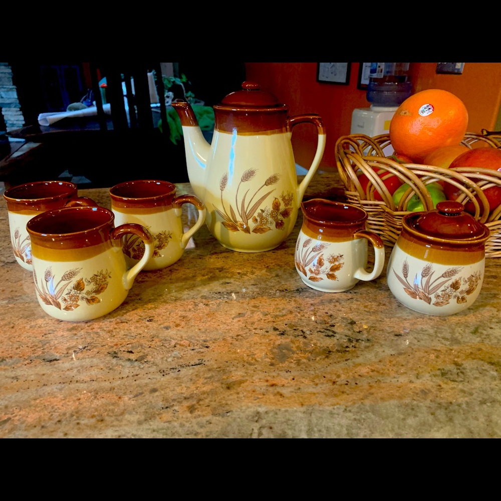 Vintage 60’s 70’s 8 piece country wheat coffee set